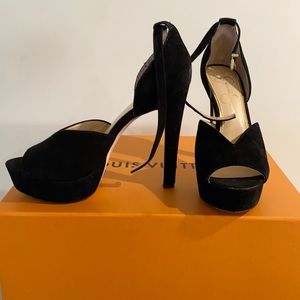 Jessica Simpson pumps